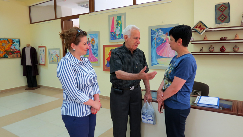 Слева на право директор ГНО г.Шуши Лусине Гаспарян, Шаген Хачатрян и министр культуры НКР Нарине Агабалян. Слева на право директор ГНО г.Шуши Лусине Гаспарян, Шаген Хачатрян и министр культуры НКР Нарине Агабалян.