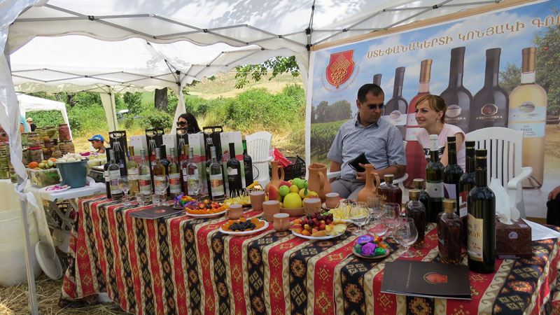 Продукция Степанакертского коньячного завода. Продукция Степанакертского коньячного завода.