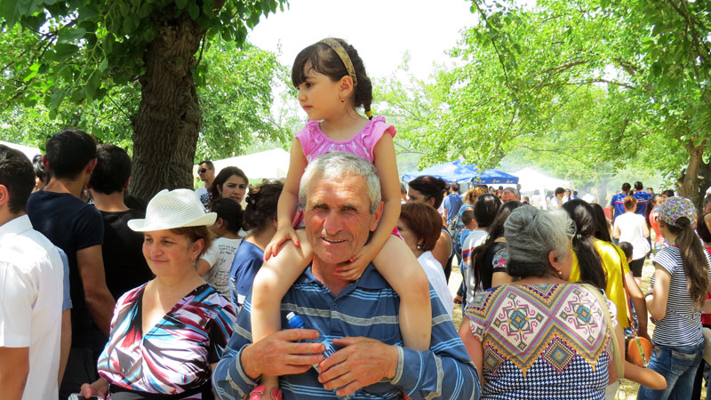 Дед с внучкой. Дед с внучкой.