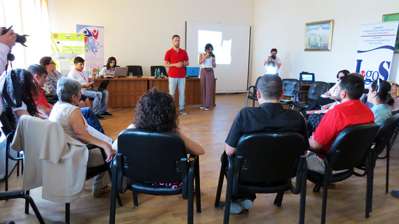 Секцию ведёт Ара Меликджанян, руководитель проекта Секцию ведёт Ара Меликджанян, руководитель проекта