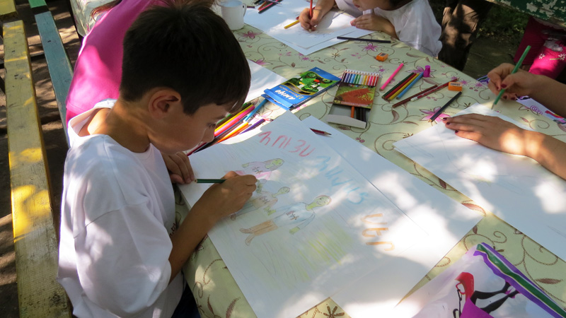 Гор рисует Веру, Надежду и Любовь. Гор рисует Веру, Надежду и Любовь.