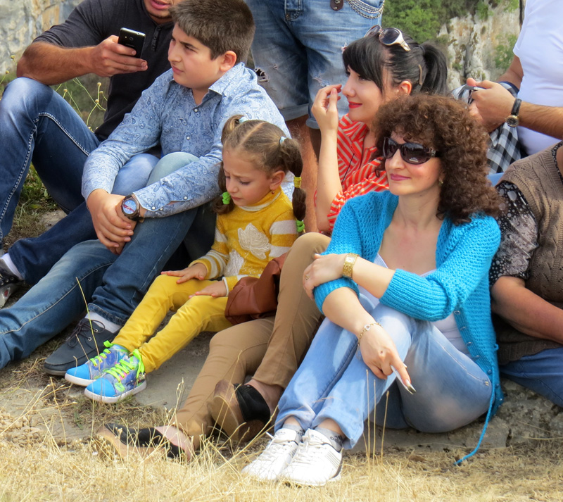 Уселись поудобней... Уселись поудобней...