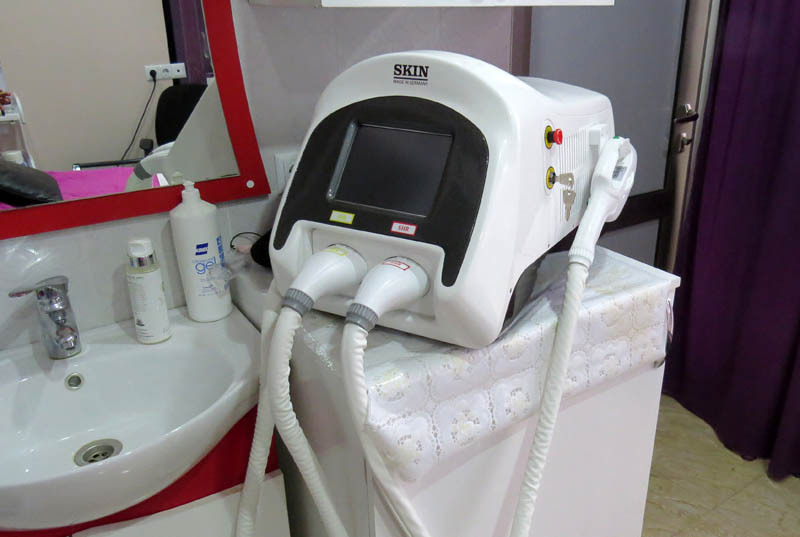 Немецкий аппарат для фтотоэпиляции  с охлаждающим и обезболивающим эффектом.