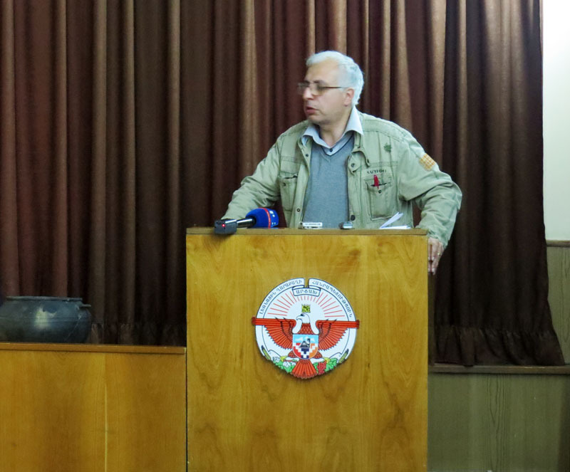 Артак Гнуни, руководитель экспедиции по изучению Ал лича. Артак Гнуни, руководитель экспедиции по изучению Ал лича.