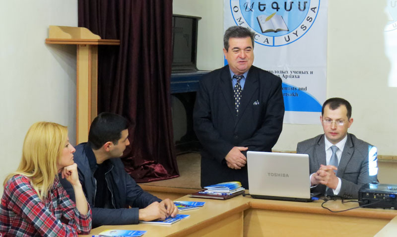 Проректор по учебной, научной работе университета Месроп Маштоц Гариб Бабаян.