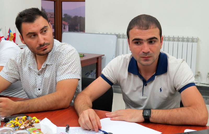 Ашот Согомонян, Владимир Григорян представители движения «Арцах национал».