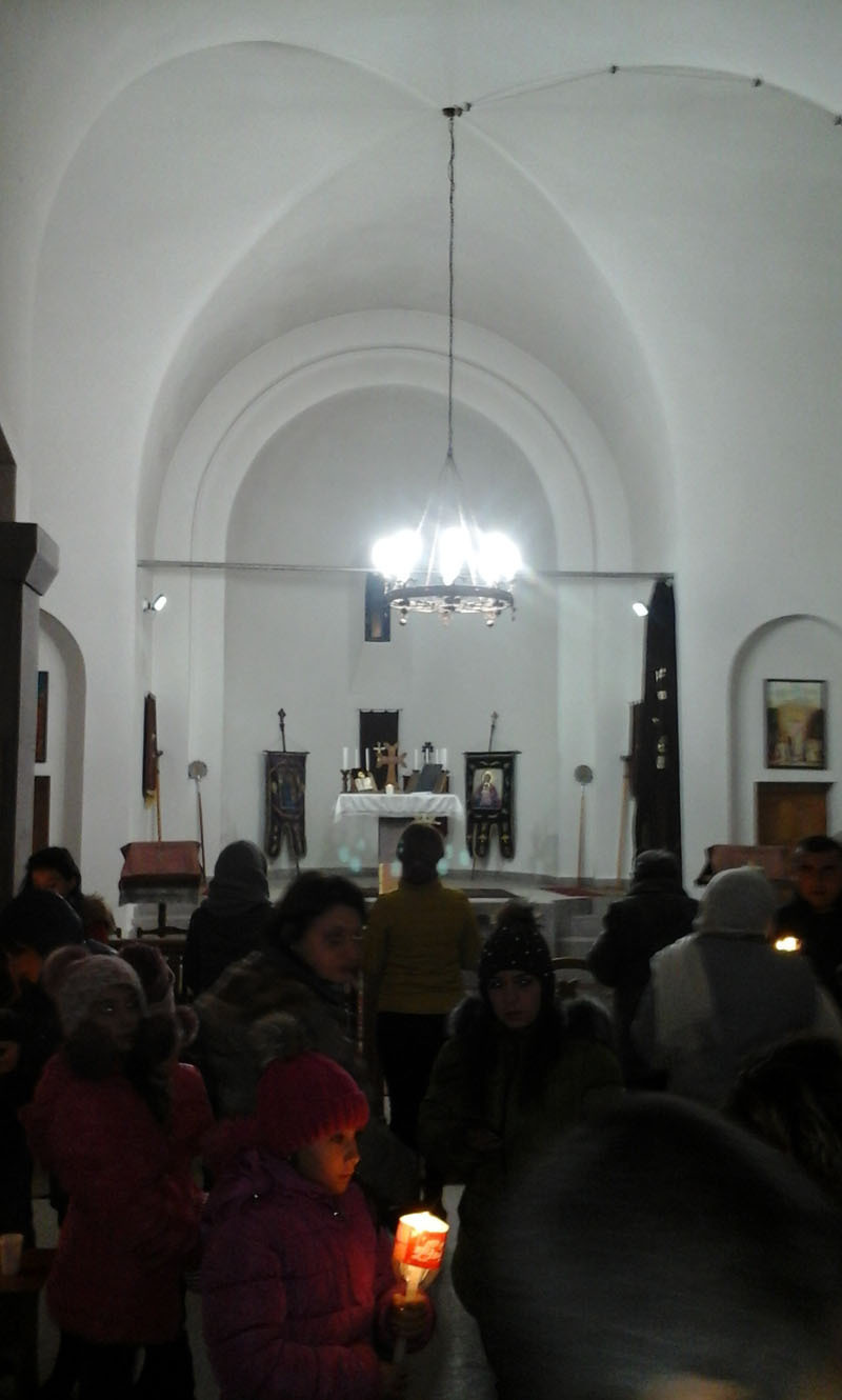 В помещении церкви. В помещении церкви.