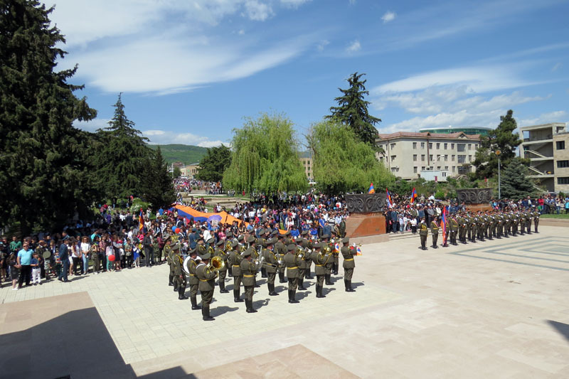 Мемориальный комплекс г.Степанакерта. 9 мая 2017 г. Мемориальный комплекс г.Степанакерта. 9 мая 2017 г.