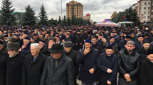 Участники митинга против соглашения о границе Ингушетии и Чечни. Магас, 6 октября 2018 года. Фото Магомеда Муцольгова, http://www.kavkaz-uzel.eu/blogs/342/posts/34822